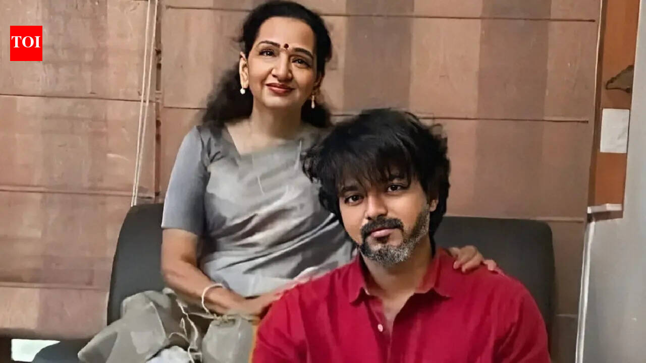 Shoba Chandrasekar: 'Thalapathy Vijay rarely prefers night shoot', Shoba Chandrasekar reveals 'Jana Nayagan' actor's strict daily routine | Tamil Movie News