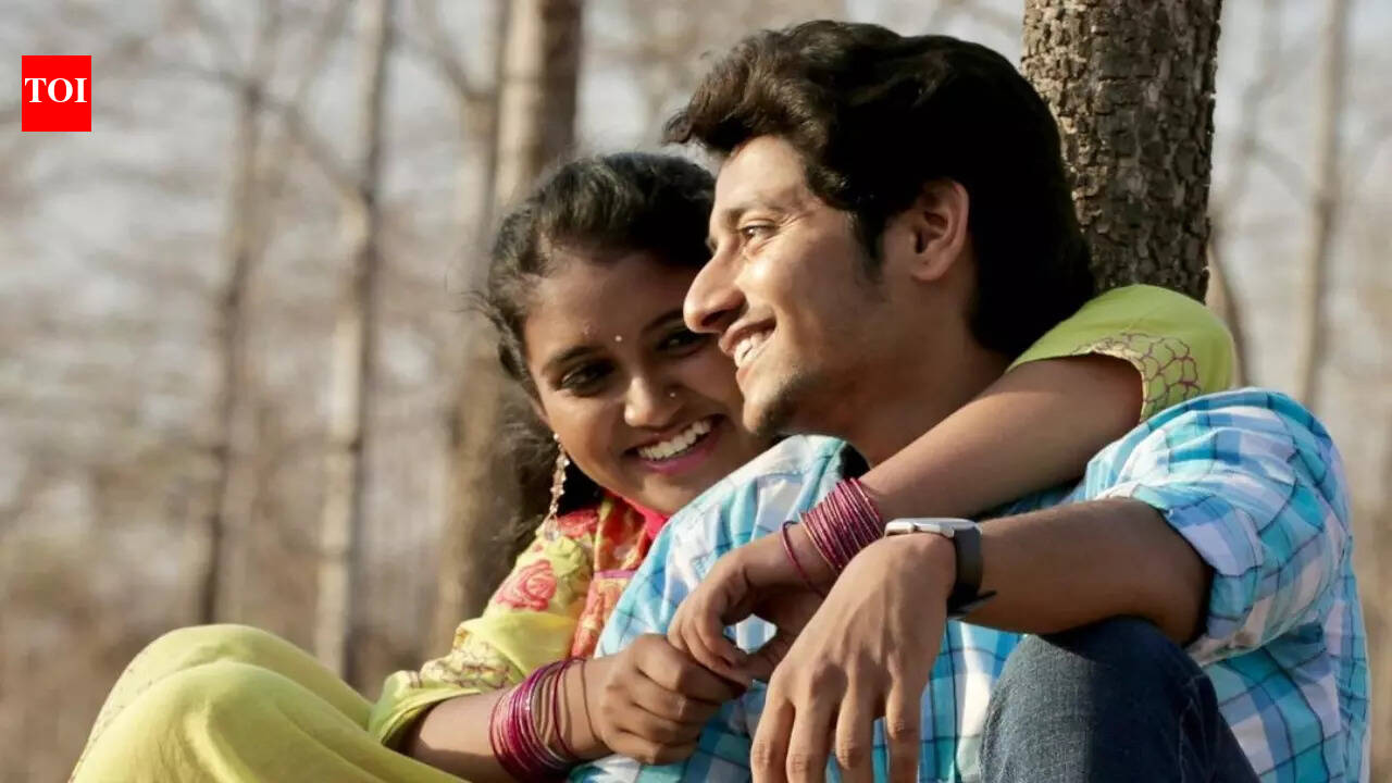Rinku Rajguru: Nostalgia alert! Rinku Rajguru, Akash Thosar’s latest photo brings back 'Sairat' memories | Marathi Movie News