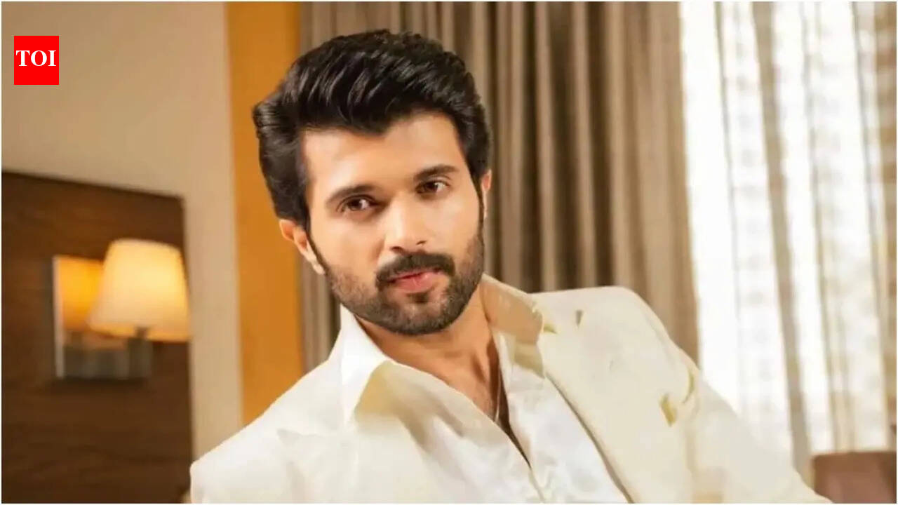 'Makes me feel like I am not doing enough': Vijay Deverakonda reacts to overwhelming birthday messages from his 'rowdy' fans | Telugu Movie News