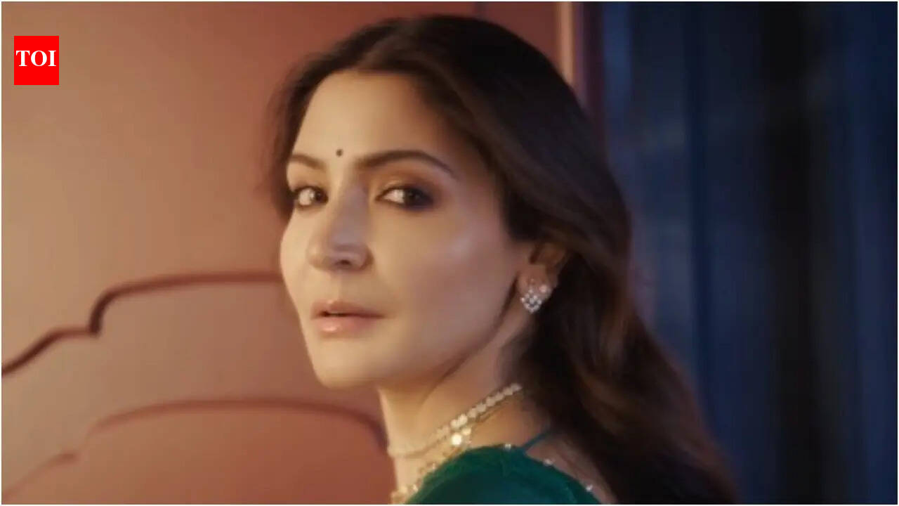 Anushka Sharma's comeback divides social media; Netizens defend the actress as some fans call her 'unrecognizable' | Hindi Movie News
