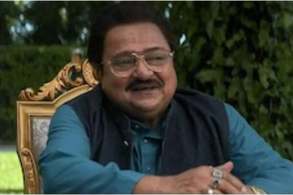 Rakesh Bedi: ‘Ab challan mat kaat dena’: Rakesh Bedi's witty encounter with traffic police who turned into his biggest fans goes VIRAL | Hindi Movie News