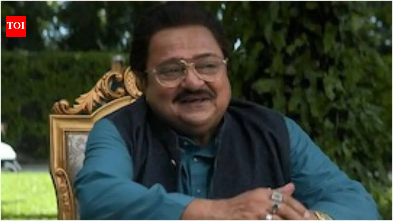Rakesh Bedi: ‘Ab challan mat kaat dena’: Rakesh Bedi's witty encounter with traffic police who turned into his biggest fans goes VIRAL | Hindi Movie News