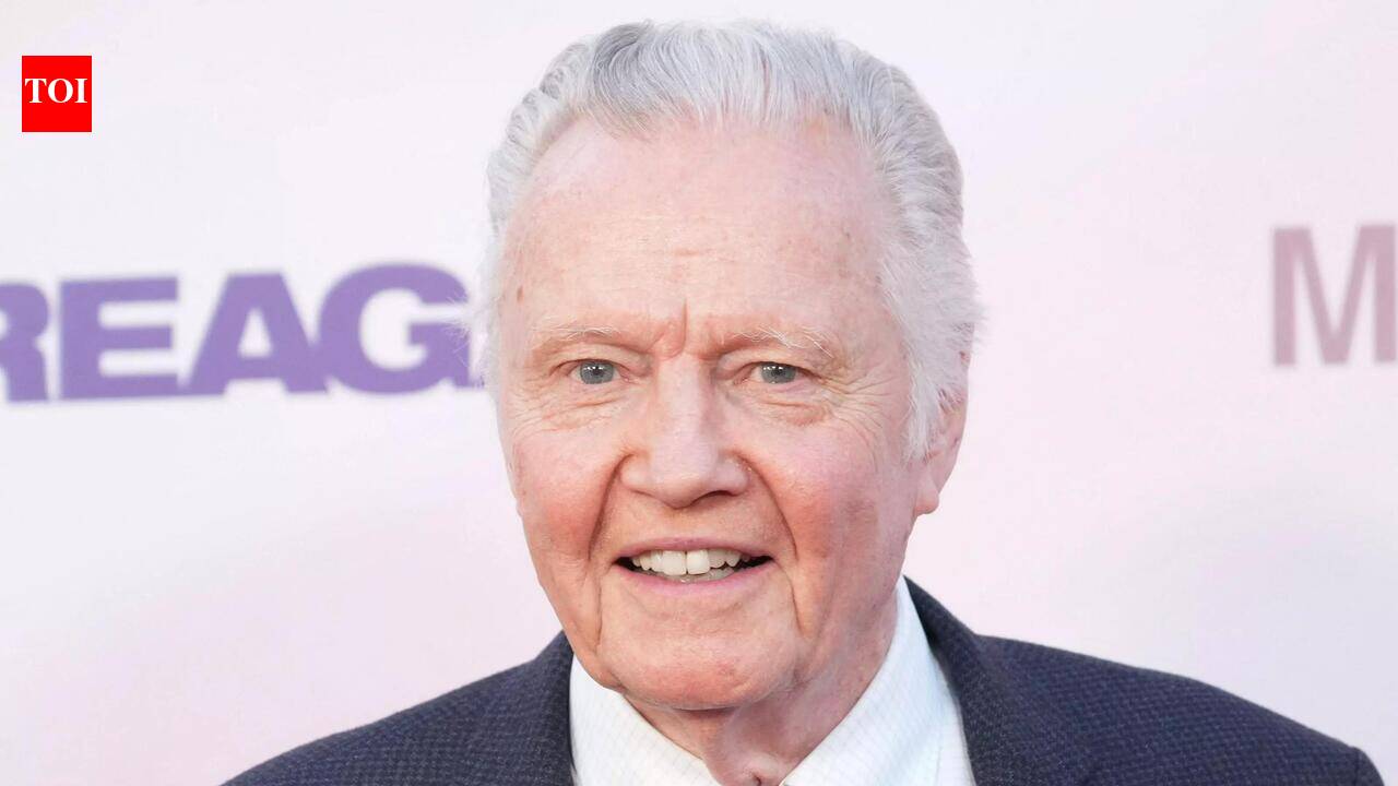 Angelina Jolie's father Jon Voight pleads to see actress one last time before she quits LA amid Cecil B. DeMille estate listing | English Movie News