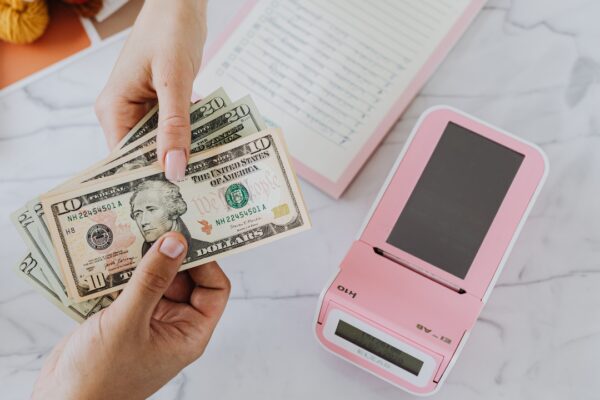 Smart money habits every child should learn early in life