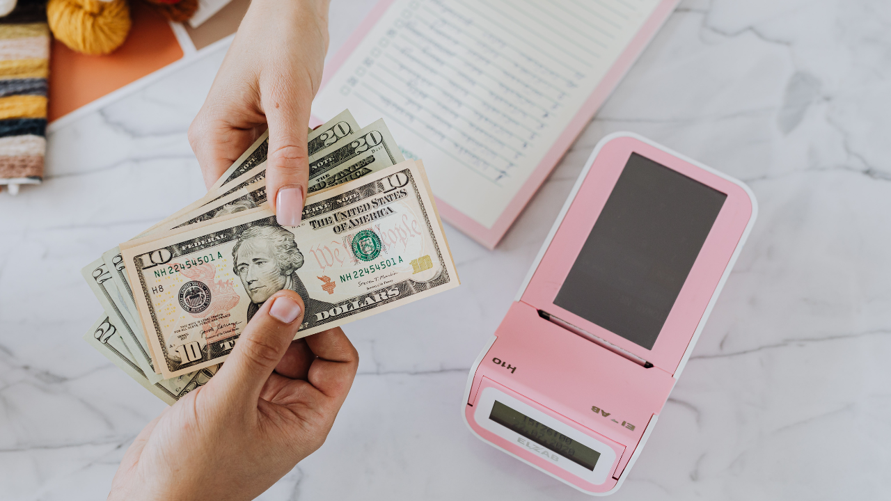Smart money habits every child should learn early in life