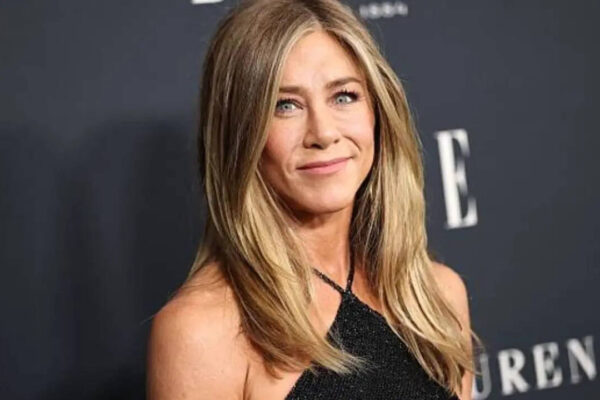 Jennifer Aniston issues fans with 'think before you bang' warning for throwback pictures from 'Horrible Bosses' and 'Friends'
