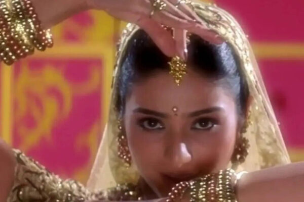 Tabu gifted gold bangles to Saroj Khan, gold chain and bracelet to her assistants after finishing the shoot for 'Rang De' song, recalls dance artiste