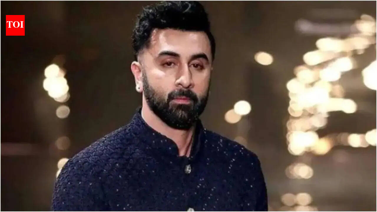 Ranbir Kapoor's former Pali Hill apartment rented out at Rs 11 lakh per month - Reports | Hindi Movie News