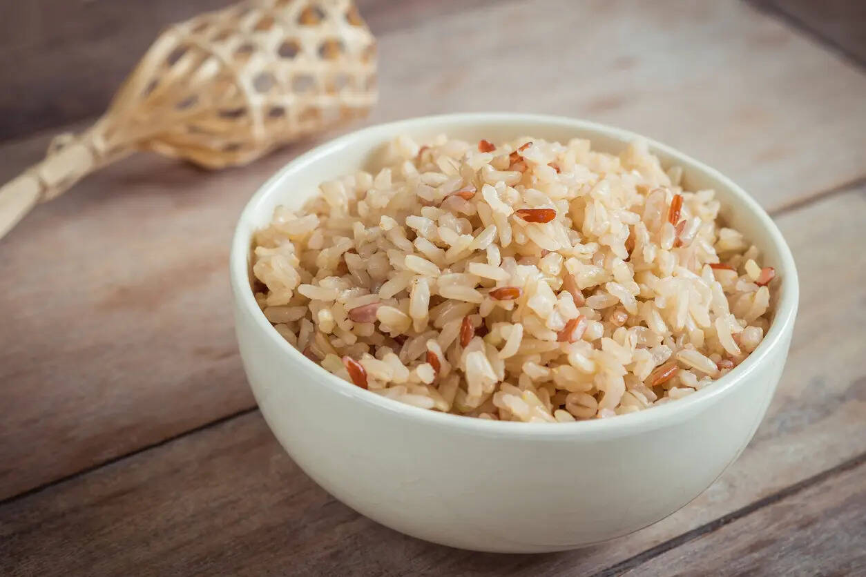 Brown rice vs white rice vs chapati: Which is the healthiest for daily meals and weight loss?