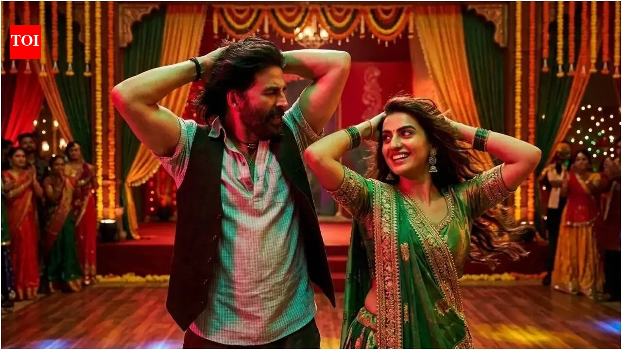 Welcome To The Jungle: Netizens love 'Ghis Ghis Ghis' from 'Welcome To The Jungle'; Akshay Kumar and Akshara Singh dance their heart out | Hindi Movie News