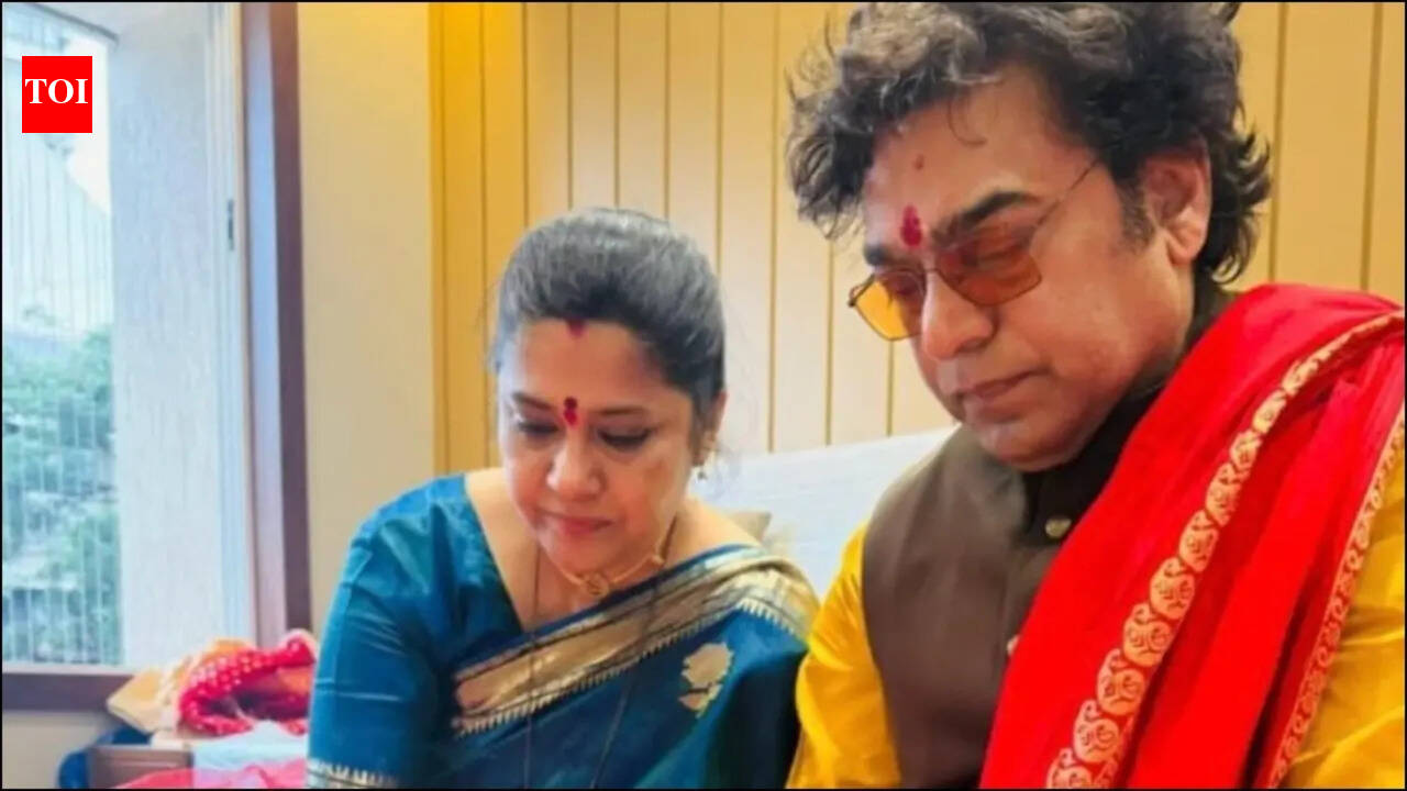 Renuka Shahane: Ashutosh Rana pens emotional note for Renuka Shahane on 25th anniversary: ‘Anand se purna samay tezi se beet jata hai’ |