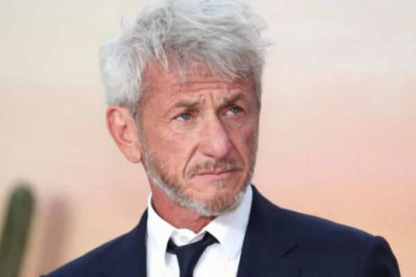 Sean Penn Quote: Quote of the day by Sean Penn: 'Turning one's back on stardom might be the highest form of common sense' |