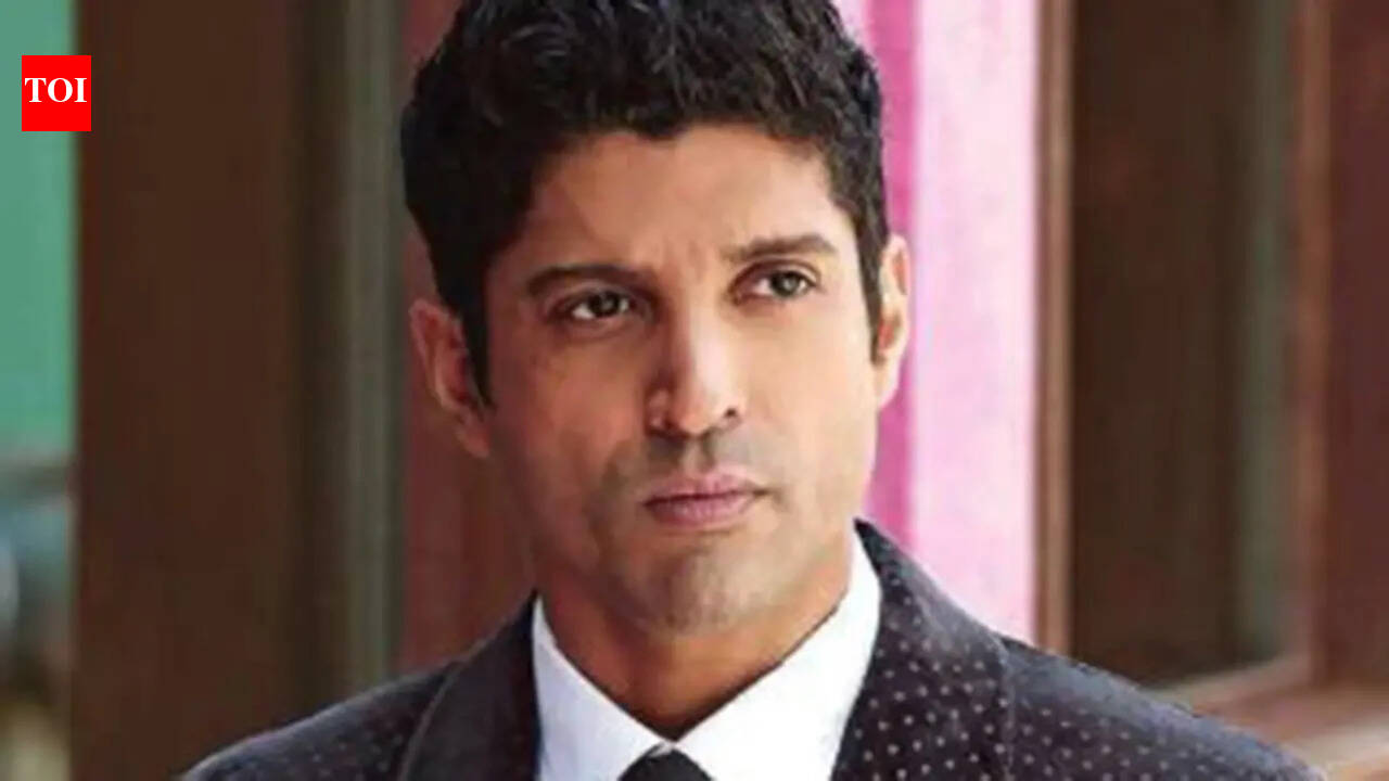 Ranveer Singh: Farhan Akhtar in talks to play Pakistani cricketer in Aamir Khan’s next film amid 'Don 3' FWICE row with Ranveer Singh | Hindi Movie News