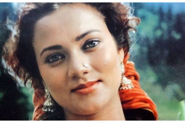 Mandakini recalls real grandeur and hours of waiting on Jeetendra's 'Singhasan' sets: Na VFX ka zamana tha, na shortcuts ka' | Hindi Movie News