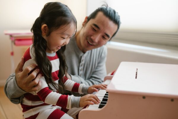 Smart Parenting Strategies: Balancing encouragement with realistic expectations in children: 5 smart parenting strategies that work
