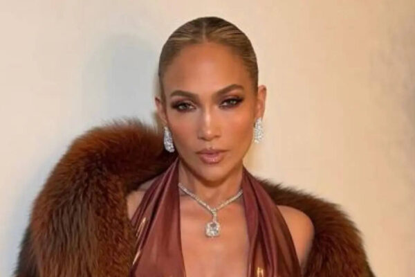 Jennifer Lopez: Song lyrics of the day by Jennifer Lopez: 'And every heartbreak was a yellow brick road...' | English Movie News