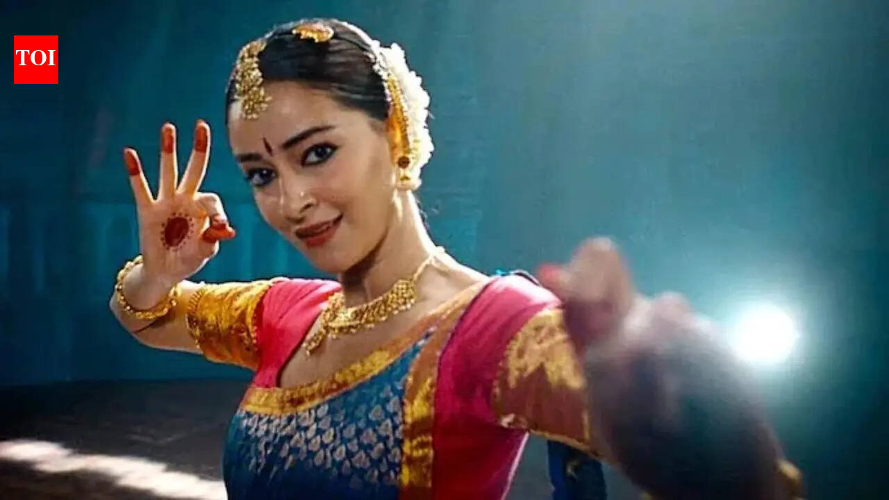 Ananya Panday: ‘Life Is Beautiful’; Ananya Panday shares calm new post after her 'Chand Mera Dil' Bharatanatyam controversy | Hindi Movie News