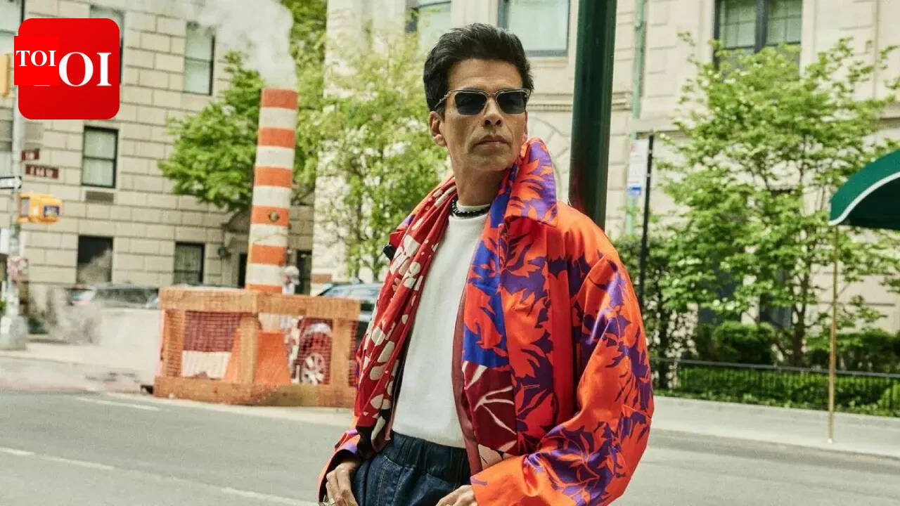 Karan Johar unfollows Shah Rukh Khan, Alia Bhatt, Kareena Kapoor and Manish Malhotra on Instagram; Priyanka Chopra still on list | Hindi Movie News