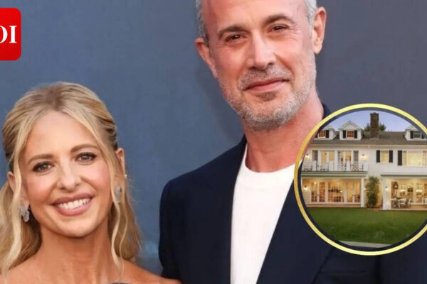 Celebrity Couple Sarah Michelle Gellar and Freddie Prinze Jr. Sell Los Angeles Mansion for $10.5 Million |