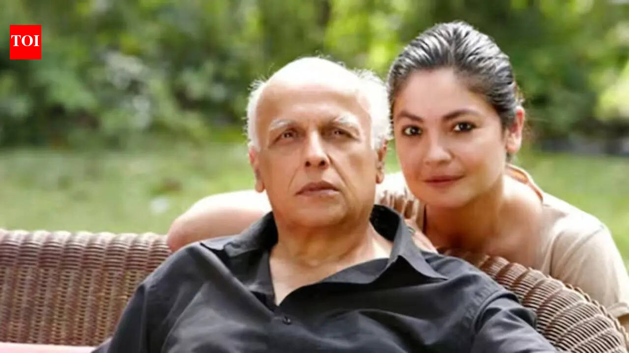 Pooja Bhatt recalls message from Mahesh Bhatt which made her quit alcohol after struggling with it for years due to troubles in her marriage | Hindi Movie News