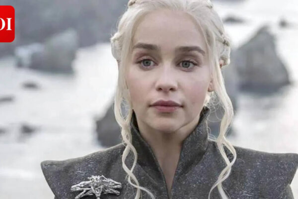 Emilia Clarke sets record straight about 'Game of Thrones' salary; says rumoured USD 300,000 paycheque was 'wildly exaggerated' |