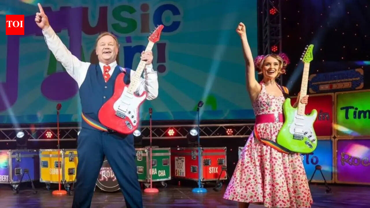 Justin Fletcher: CBeebies star Justin Fletcher moves in with his 21-year-younger co-star Samantha Dorrance: 'Madly in love' |