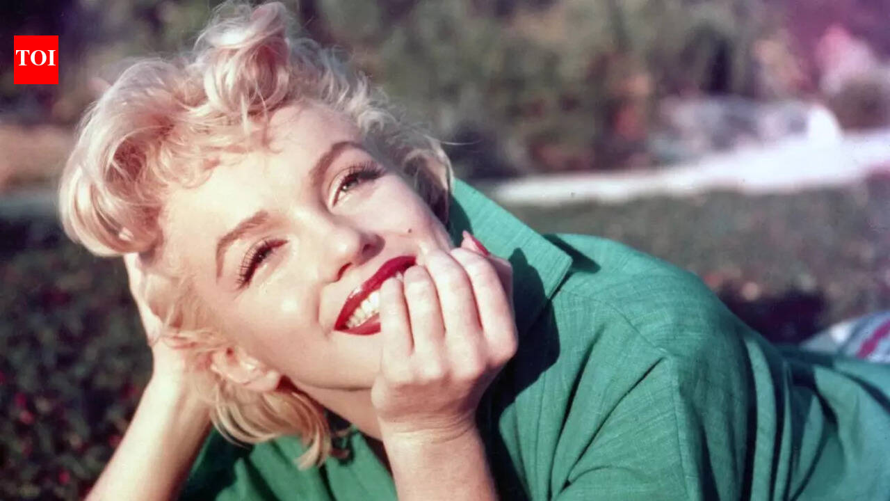 Marilyn Monroe Look-Alikes: Marilyn Monroe look-alikes celebrate star’s 100th birthday, shatter Guinness World Record for gathering |