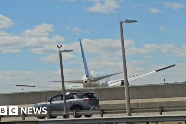 One injured after plane hits truck while landing in Newark