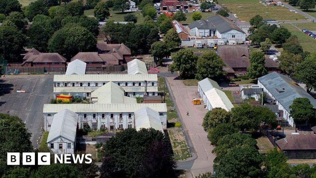 Reform pledges to open migrant detention centres in Green-voting areas