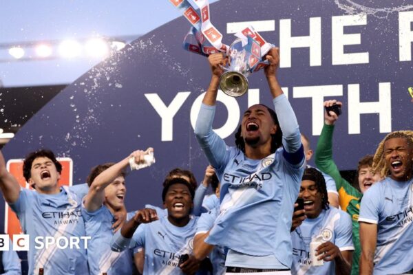 FA Youth Cup final: Man City U18 2-1 Man Utd: Heskey scores winner