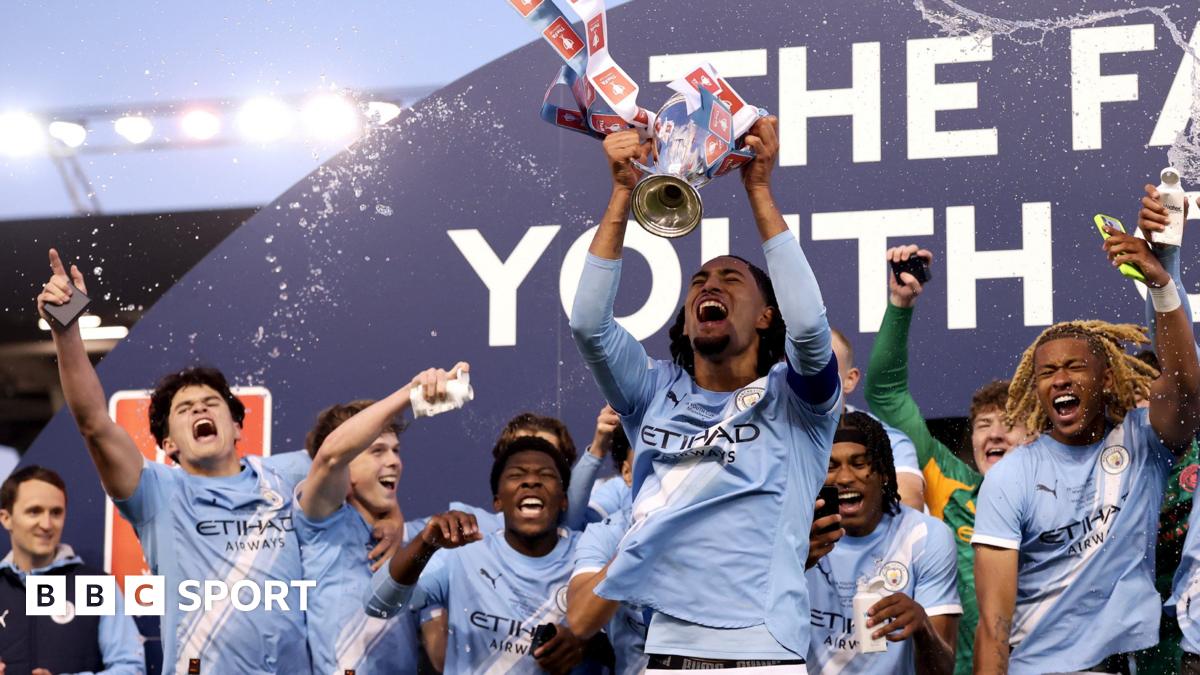 FA Youth Cup final: Man City U18 2-1 Man Utd: Heskey scores winner