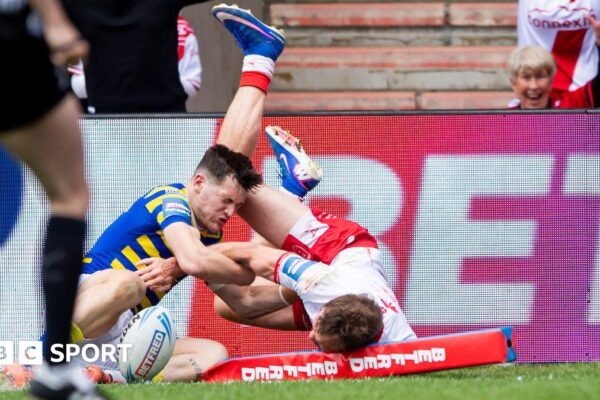 Challenge Cup semi-final: Warrington Wolves 12-32 Hull KR