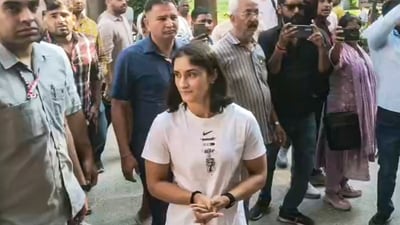 ‘Conspiracy against me’: Vinesh Phogat refuses to back down amid WFI ban drama, storms into competition venue