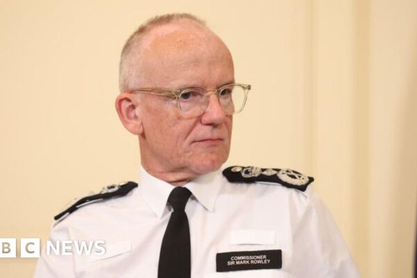 Met chief defends knife attack officers after Greens criticism