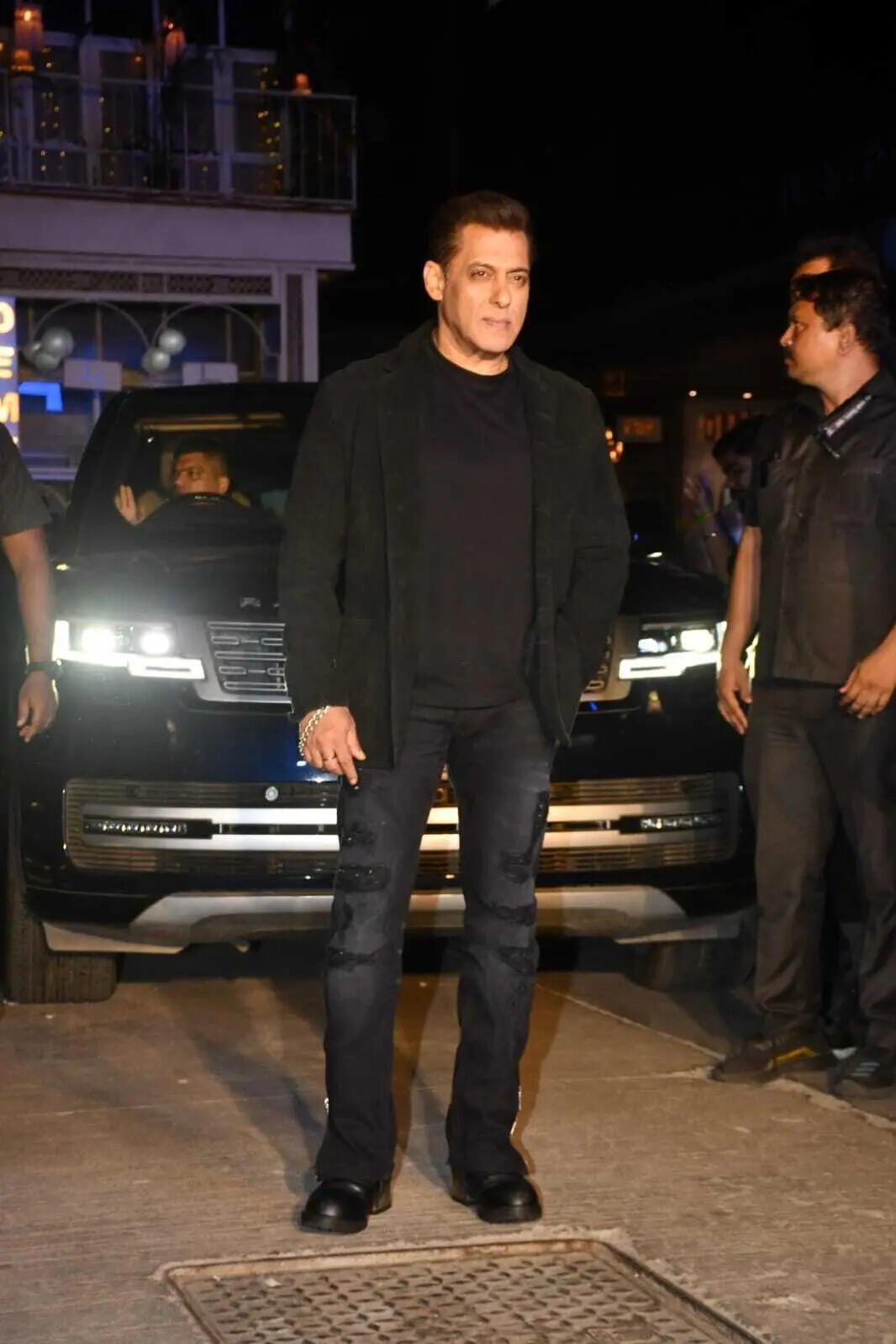 'Sorry bhai, sorry': Salman Khan accepts paparazzi’s apology at Raja Shivaji success party after hospital controversy | Hindi Movie News