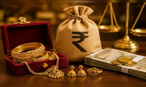 Gold drops ₹2,800 to ₹1.62 lakh/10g amid uncertainties on West Asia peace deal