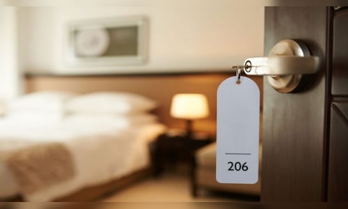 NITI Aayog pushes for hospitality deregulation; flags high costs, regulatory overload hurting competitiveness