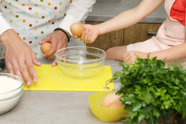 Working Parents: Juggling work duties and parenting? 7 small but meaningful ways working parents can spend quality time with children