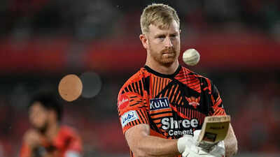 Heinrich Klaasen: 'You'll be on the floor!' Furious Heinrich Klaasen loses cool as fan films his family, ugly confrontation caught on camera - WATCH | Cricket News