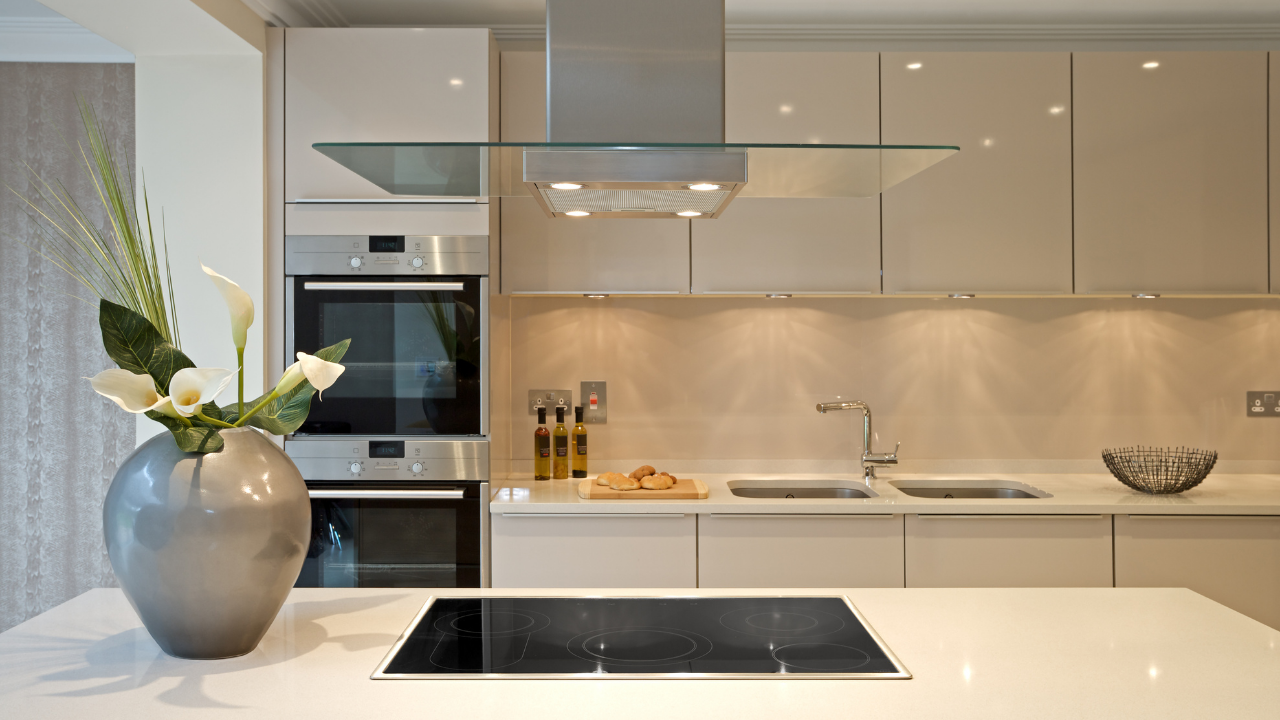 5 smart ways to arrange your kitchen so it looks spacious