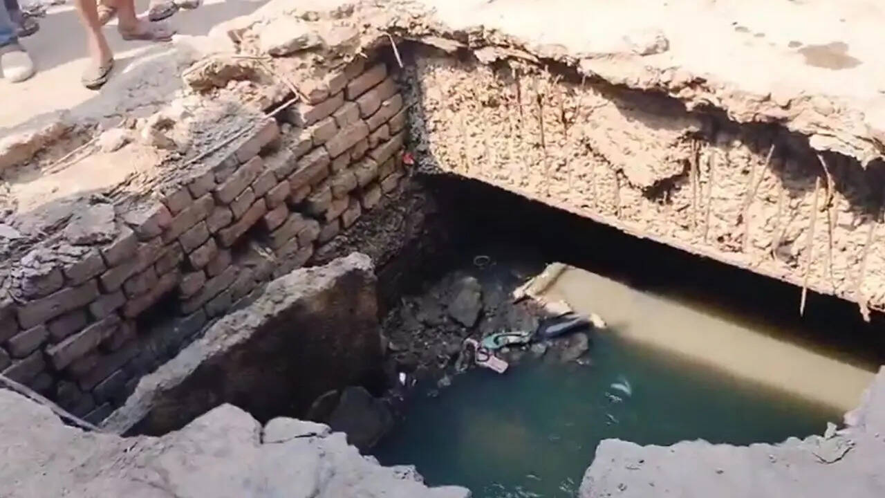 Admit cards damaged, over two dozen BEd candidates injured as drain cover collapses outside Kanpur exam centre | Kanpur News