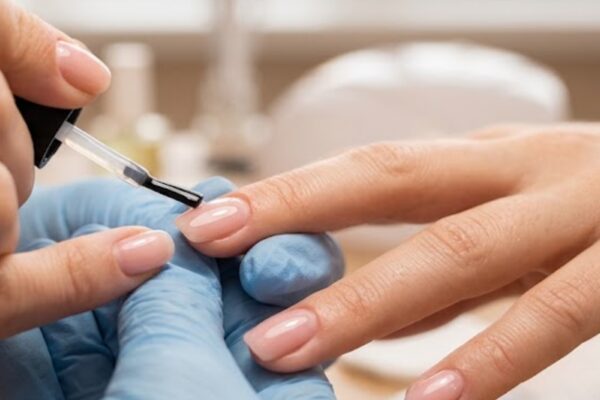 Long nails, no problem: How to use your phone with ease |