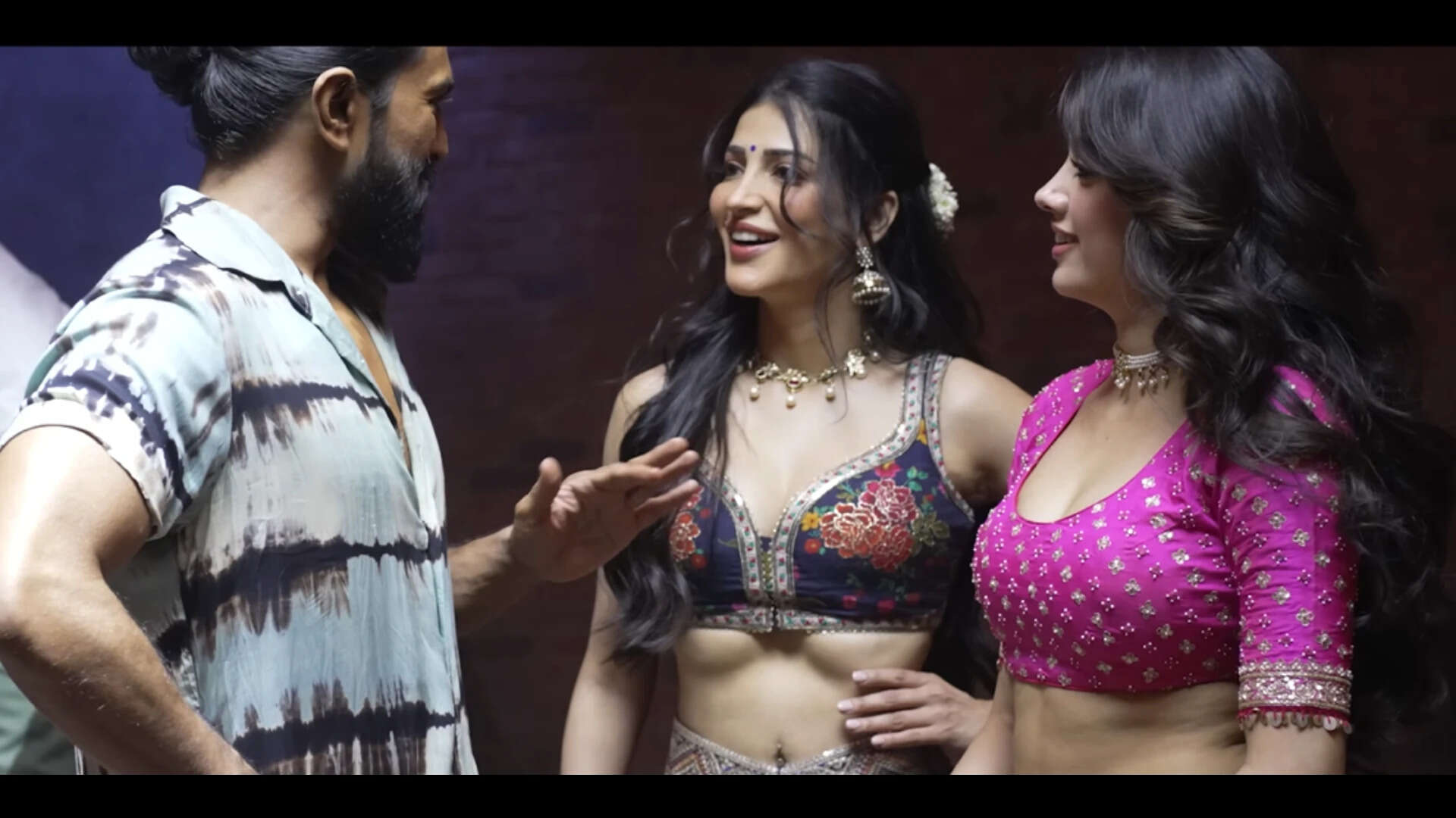 Ram Charan, Janhvi Kapoor, Shruti Haasan Unveil Energetic Dance Track 'Hellallallo' from 'Peddi' - BTS Moments Revealed |