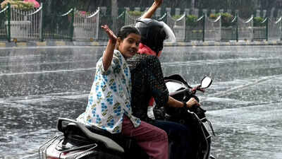 Rain lashes parts of Delhi-NCR; IMD issues red, orange alerts | Delhi News