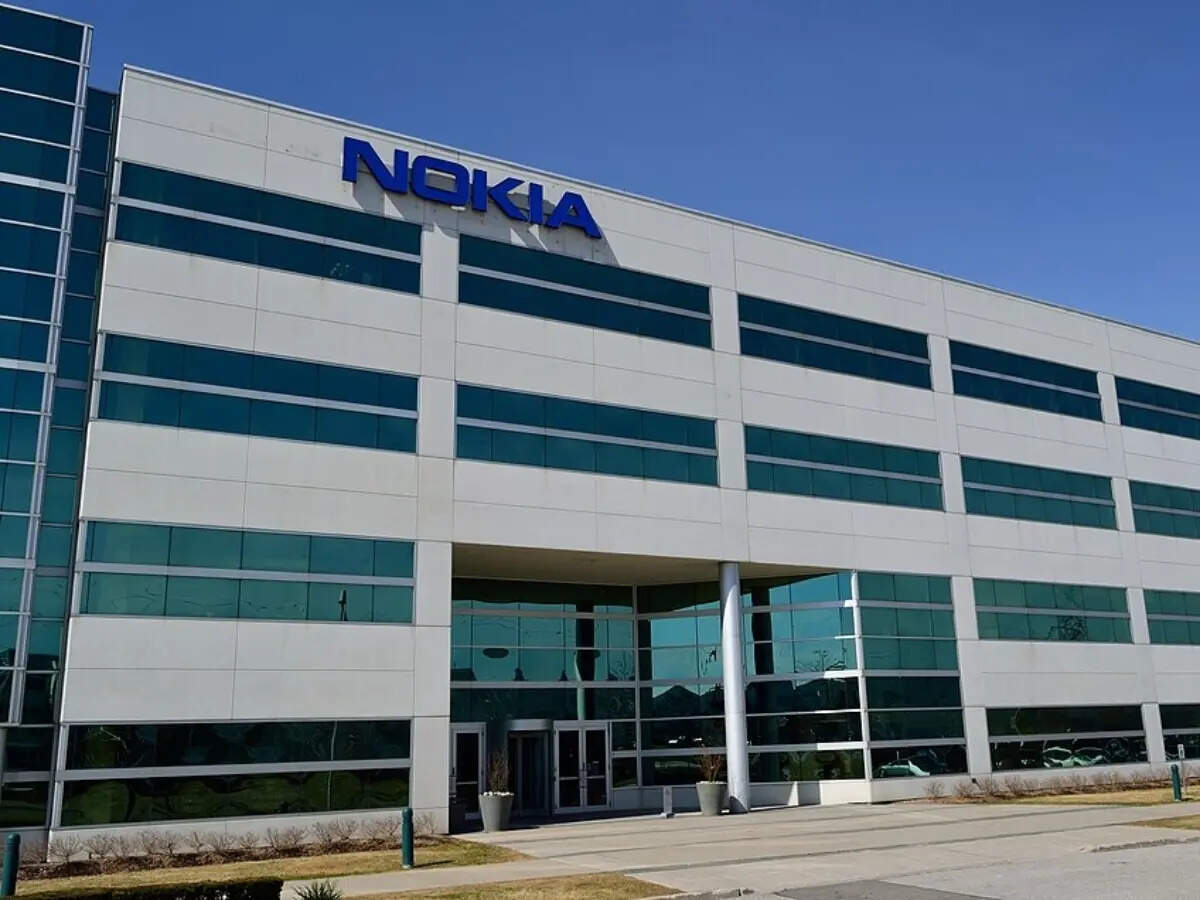 In 1998, a grandmother went to the bank with a stack of dusty papers. Thanks to Nokia, she unexpectedly turned into a multimillionaire |