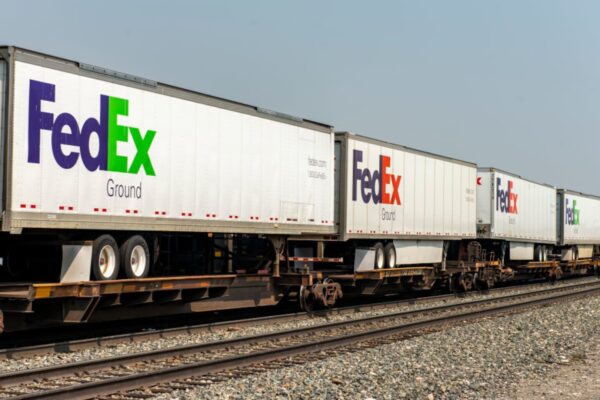 Stocks making the biggest moves midday: SMCI, CBRL, HOOD, FDXF