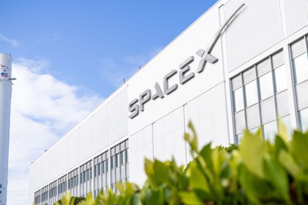 SpaceX to close above $2 trillion market cap on its debut, traders say