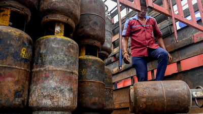 Commercial LPG gets costlier: Cylinder price raised by Rs 42-53.50, to now cost Rs 3,113.5 in Delhi