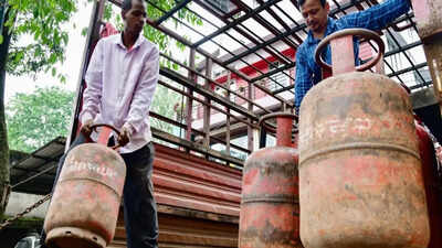'India's Cooking Gas Prices Remain Lowest in the World': Petroleum Ministry Amid LPG Hike | India News