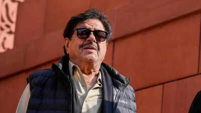 'Will not leave Mamata in difficult time': Shatrughan Sinha rubbishes speculation of quitting TMC | India News